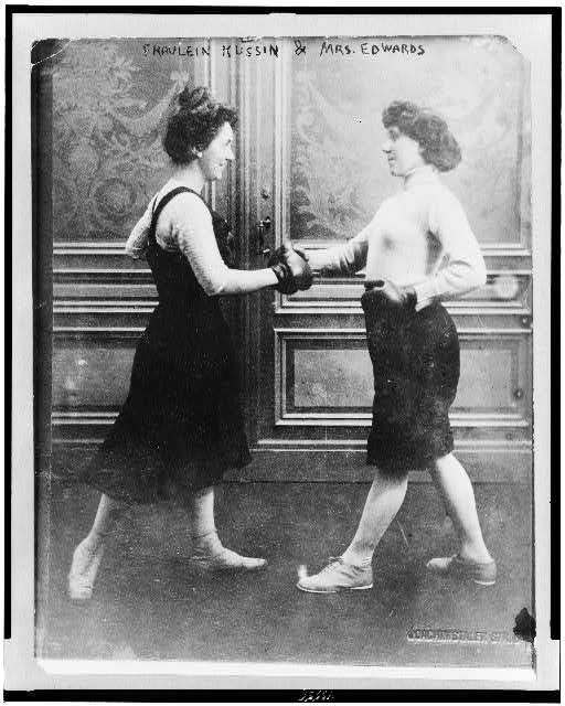 Bain Collection - Library of Congress 1912 Fraulein Kussin and Mrs. Edwards boxing